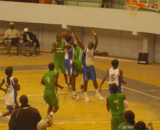 9éme JOURNEE CHAMPIONNAT FEMININ : Le Jaaraf remporte le derby dakarois 49-39 9éme JOURNEE CHAMPIONNAT FEMININ : Le Jaaraf remporte le derby dakarois 49-39