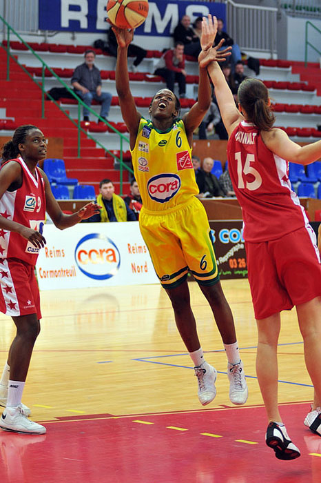 LFB -J23 : L'UHB s'impose à Reims sur le fil: Mame Mary SY-DIOP 24 pts,9 rbds, 5 interceptions et 1 passe LFB -J23 : L'UHB s'impose à Reims sur le fil: Mame Mary SY-DIOP 24 pts,9 rbds, 5 interceptions et 1 passe