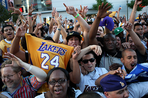 Basket: des dizaines de milliers de fans des Lakers dans Los Angeles