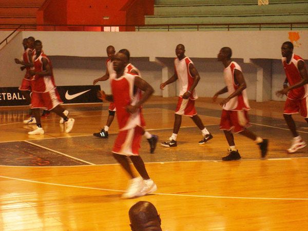 Tournoi de Bormio:Les Lions s’inclinent devant le Tchéquie (59-81) Tournoi de Bormio:Les Lions s’inclinent devant le Tchéquie (59-81)