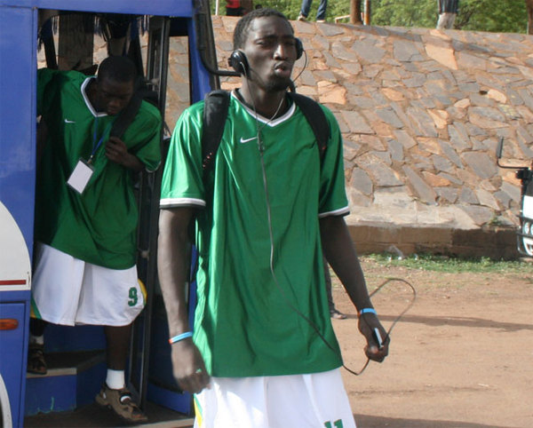 En match de préparation, les Lions battent une sélection de locaux et d’expatriés En match de préparation, les Lions battent une sélection de locaux et d’expatriés