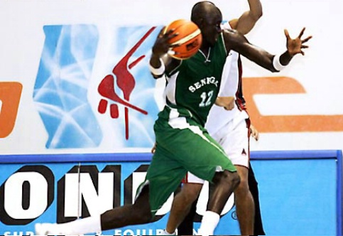 AFROBASKET 2009: Le Sénégal domine la RDC 95-68 (Boniface Ndong 26 pts en 26 minutes) AFROBASKET 2009: Le Sénégal domine la RDC 95-68 (Boniface Ndong 26 pts en 26 minutes)