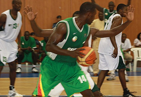 AFROBASKET 2009 3éme Journée:Le Sénégal gagne le duel au forceps AFROBASKET 2009 3éme Journée:Le Sénégal gagne le duel au forceps
