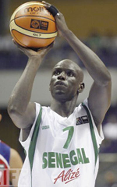 AFROBASKET 2009 INJUSTICE: Messieurs de la FIBA ...Donnez à Babou Cissé son trophée !