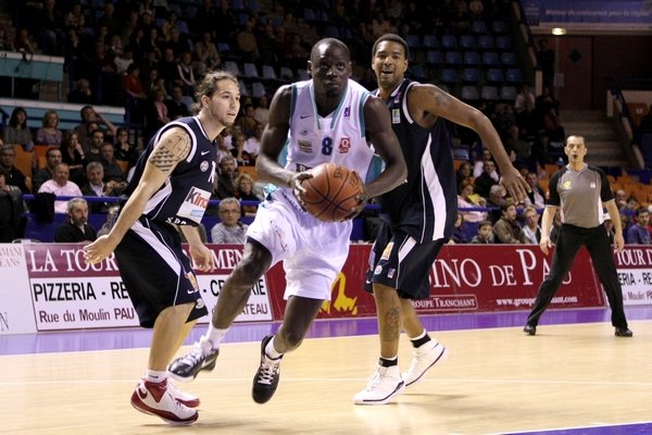 (FRANCE PROB J2: L'Elan remporte le «super clasico»-Antoine Mendy 17 pts et 7 rbds (VIDEO DU MATCH) (FRANCE PROB J2: L'Elan remporte le «super clasico»-Antoine Mendy 17 pts et 7 rbds (VIDEO DU MATCH)