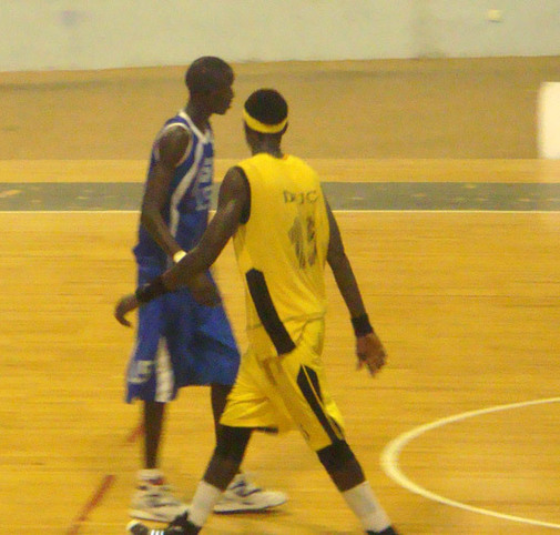 (VIDEO) -1/2 Finale Play-Off Aller Duc-UGB 93-79 :Le Duc prend une option pour la finale (VIDEO) -1/2 Finale Play-Off Aller Duc-UGB 93-79 :Le Duc prend une option pour la finale