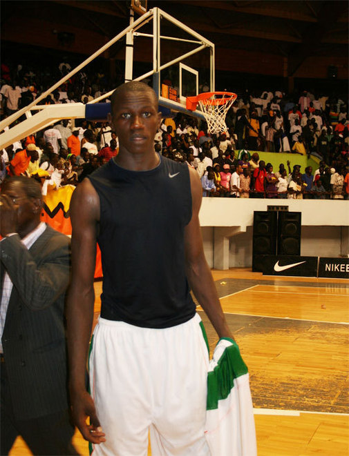 Gorgui Sy Dieng 18 pts, 10 rbds, 4 passes et 2 contres