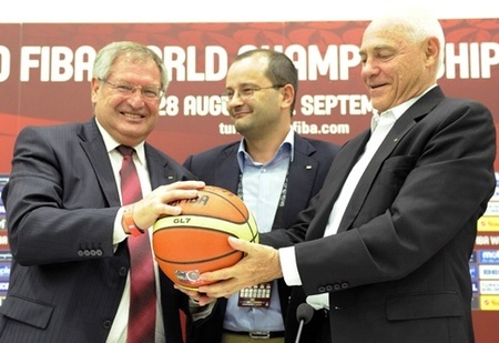 Yvan Mainini (FIBA President 2010-2014), Patrick Baumann (FIBA Secretaire General), Bob Elphinston (FIBA President 2006-2010)