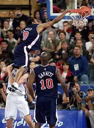 (VIDEO)-Séquence souvenir : le dunk du siècle fête ses 10 ans