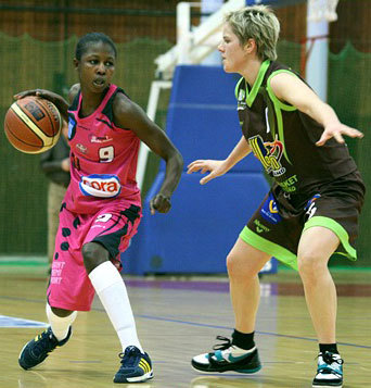 Fatou Dieng (Perpignan) 25 pts, 4 passes, 2 rbds et 2 interceptions Fatou Dieng (Perpignan) 25 pts, 4 passes, 2 rbds et 2 interceptions