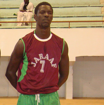 Diabel Leye , auteur du tir à 3 pts gagnant Diabel Leye , auteur du tir à 3 pts gagnant
