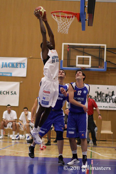 Les Lions de Genève sont tous «babas» de Babacar Touré