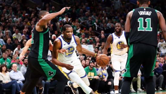 NBA : Les Warriors s'imposent á Boston pour la 300 éme de Steve Kerr NBA : Les Warriors s'imposent á Boston pour la 300 éme de Steve Kerr