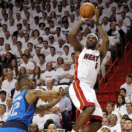 Lebron James (Miami) 24 pts, 9 rbds et 5 passes