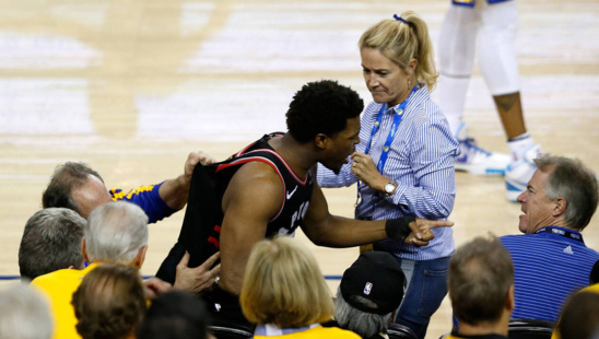 NBA FINALS 2019: L’actionnaire de Golden State suspendu un an de match suite à son altercation avec Lowry NBA FINALS 2019: L’actionnaire de Golden State suspendu un an de match suite à son altercation avec Lowry