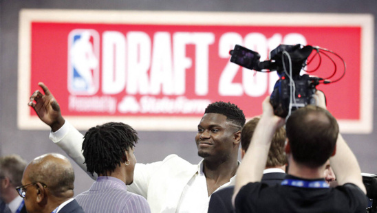 Draft NBA 2019. Le phénomène Zion Williamson choisi par les New Orleans Pelicans Draft NBA 2019. Le phénomène Zion Williamson choisi par les New Orleans Pelicans