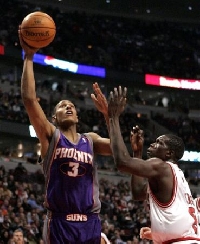 Boris Diaw  face à Luol DENG