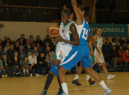 Oumou Kalsoum Touré (TREGOR) 26 pts, 14 rbds, 4 int et 1 passe (+30 éval)