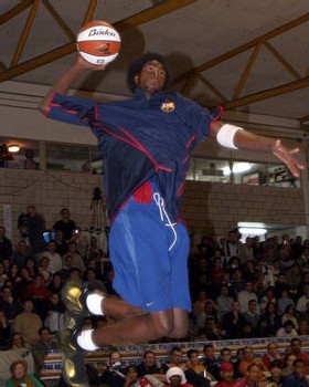 Cheikh Samb à l'échauffement (ESPAGNE) Cheikh Samb à l'échauffement (ESPAGNE)
