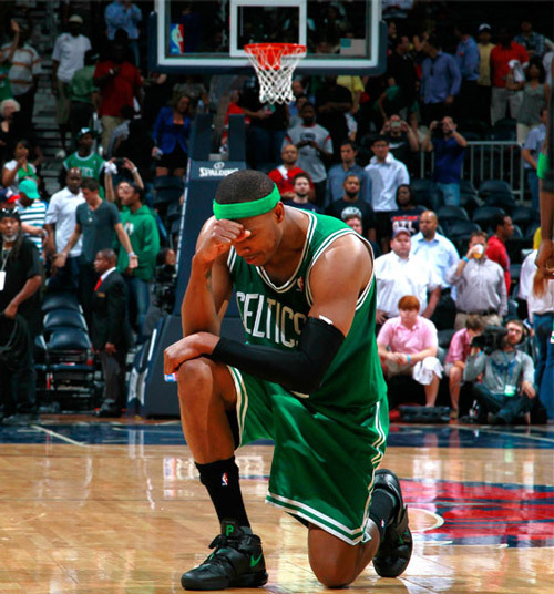 Paul Pierce (36 pts et 14 rbds) en Position Tim Tebow