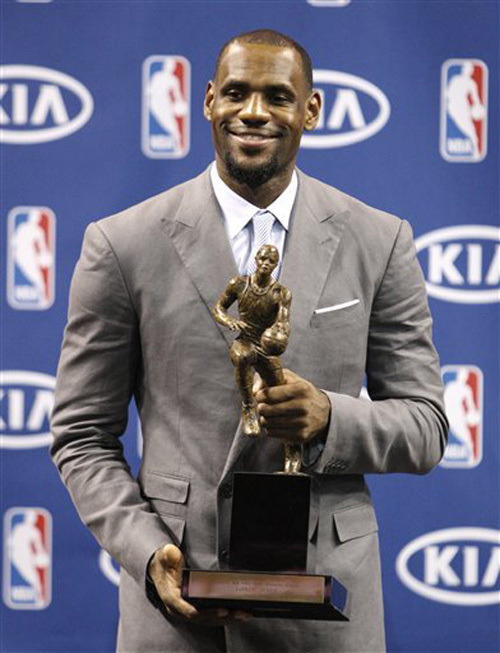 (VIDEO) - NBA - LeBron James MVP pour la 3e fois en 4 saisons