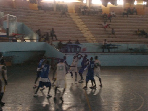 GOREE-POLICE hier à Marius NDIAYE ( Photo SENEBASKET) GOREE-POLICE hier à Marius NDIAYE ( Photo SENEBASKET)