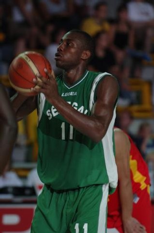 Jules Richard AW auteur d'un double double ( 19 pts,10 rbds) Jules Richard AW auteur d'un double double ( 19 pts,10 rbds)