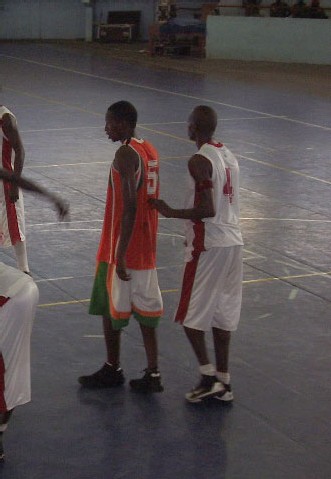 Lamine Diamé bourreau de la Douane ici lors du match aller avec Boumi Seck