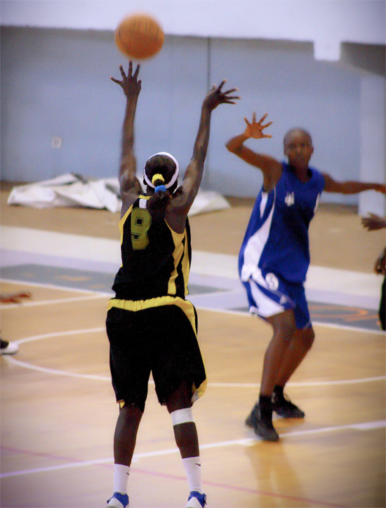 Basket Play-offs filles (aller) : Bon départ du DUC et SLBC