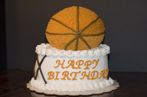 HAPPY BIRTHDAY SENEBASKET - 9 Mai 2006-9 Mai 2013 , 7 ans, 3906 articles , 8233 photos