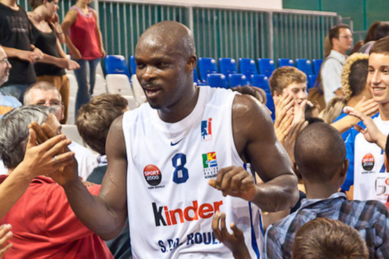 Cheikhou Thioune annonce le report de son camp d’entraînemen Cheikhou Thioune annonce le report de son camp d’entraînemen