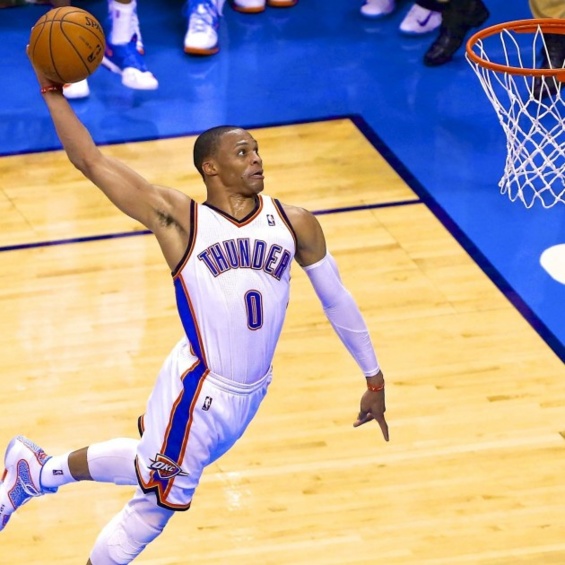 Russell Westbrook (OKC) 40 pts, 10 passes, 5 rbds et 5 interceptions Hier nuit face aux Spurs