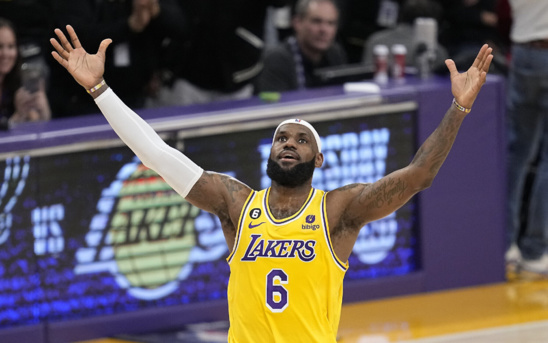 LeBron James meilleur marqueur de l'histoire de la NBA