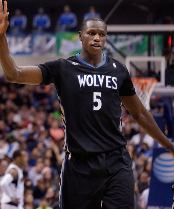 Cleveland trop Fort pour Minnesota- Gorgui Dieng (20 pts, 11 rbds, 4 contres, 3 interceptions et 2 passes) Cleveland trop Fort pour Minnesota- Gorgui Dieng (20 pts, 11 rbds, 4 contres, 3 interceptions et 2 passes)