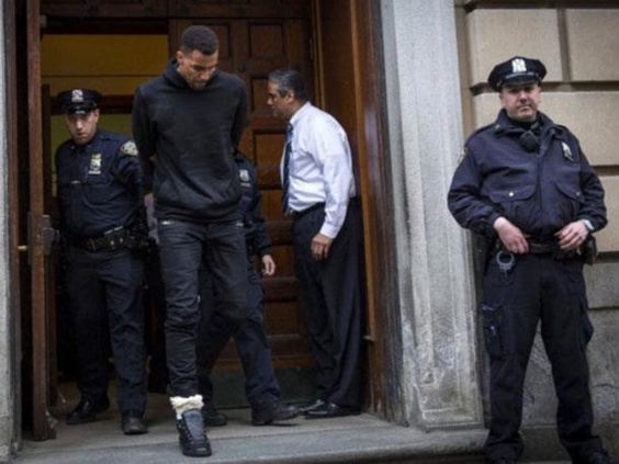 Thabo Sefolosha (Atlanta) affirme que sa blessure a été provoquée par la police Thabo Sefolosha (Atlanta) affirme que sa blessure a été provoquée par la police