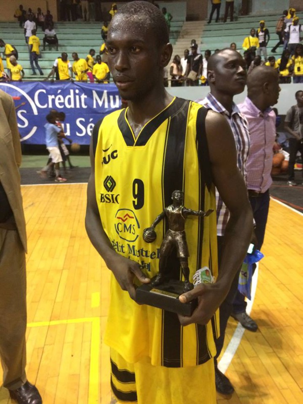 IBRAHIMA NIANG « Dioudiou » (DUC): MVP FINALE COUPE DU MAIRE IBRAHIMA NIANG « Dioudiou » (DUC): MVP FINALE COUPE DU MAIRE