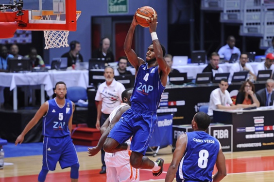 Correia et Xavier ménent le Cap Vert à la victoire Correia et Xavier ménent le Cap Vert à la victoire