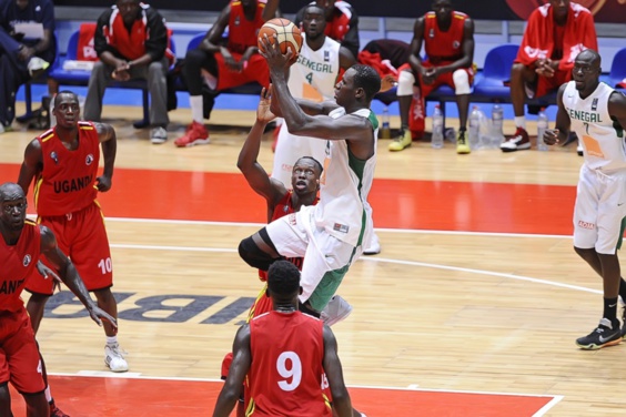 Le Sénégal surclasse l'Ouganda et se qualifie pour les Quarts de Finale Le Sénégal surclasse l'Ouganda et se qualifie pour les Quarts de Finale