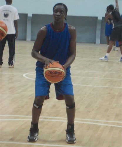 Khady Yacine Ngom 28 pts,13 rbds et 7 interceptions Khady Yacine Ngom 28 pts,13 rbds et 7 interceptions