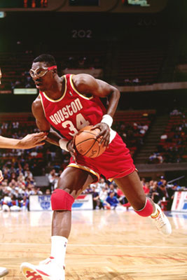 (VIDEO -VIDEO ) NBA : Hakeem Olajuwon premier Africain Hall Of Fame