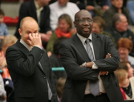 Adidas avec un de ses adjoints - photo Olivier M. Adidas avec un de ses adjoints - photo Olivier M.