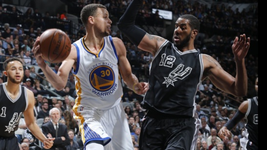 Les Warriors égalent le record des Bulls en battant les Spurs 92-86 à San Antonio Les Warriors égalent le record des Bulls en battant les Spurs 92-86 à San Antonio