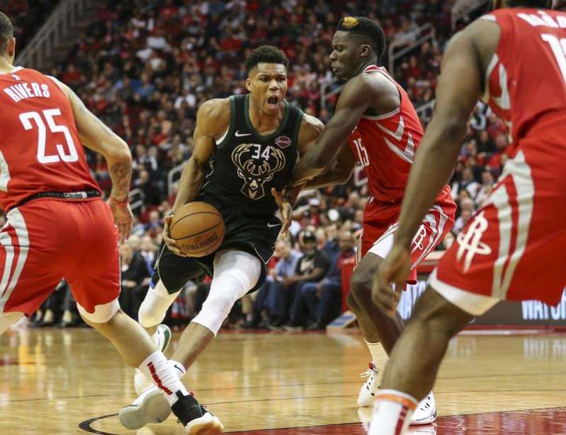 Antetokounmpo éclabousse Houston Antetokounmpo éclabousse Houston