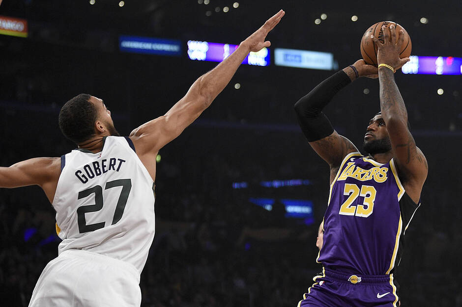 NBA RESULTATS DE LA NUIT:Les Lakers de LeBron James l’emportent et lancent enfin leur saison NBA RESULTATS DE LA NUIT:Les Lakers de LeBron James l’emportent et lancent enfin leur saison