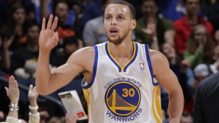 NBA - Golden State impérial, les Knicks en déroute