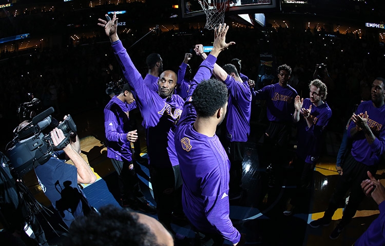 NBA : Les Raptors gâtent la soirée de Gorgui Dieng (21 pts , 8 rbds , 3 passes et 2 contres) et les adieux de Kobe à Memphis NBA : Les Raptors gâtent la soirée de Gorgui Dieng (21 pts , 8 rbds , 3 passes et 2 contres) et les adieux de Kobe à Memphis