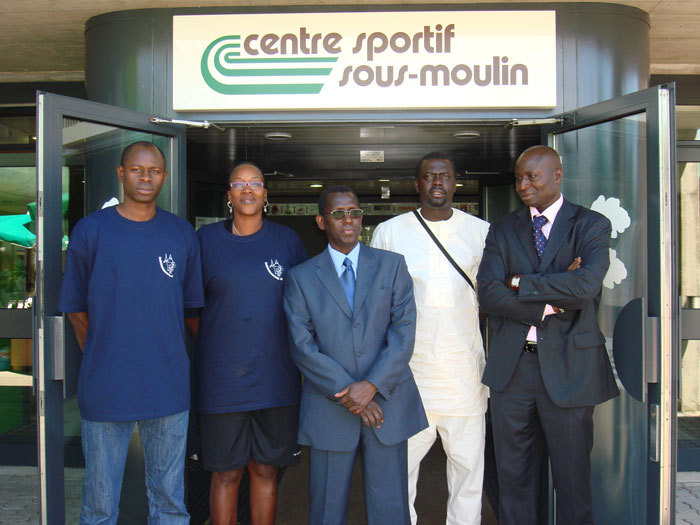 De gauche à droite : Momar Ndoye - Fatou Kiné Ndiaye - Excellence Babacar Carlos Mbaye - Momar Seck "Seckos" et Adramé Ndiaye
