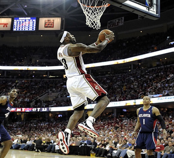 (VIDEO ) NBA PLAYOFFS-Cleveland est inarrêtable