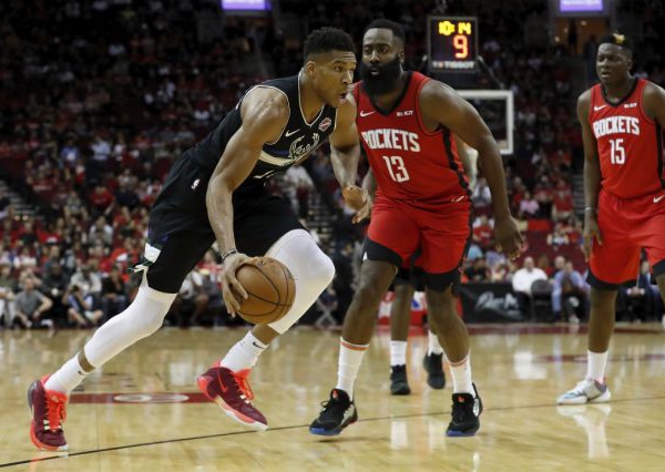 NBA: RESULTATS DE LA NUIT : Les Bucks de Milwaukee s’imposent à Houston, et les Clippers mettent Golden State dans les cordes