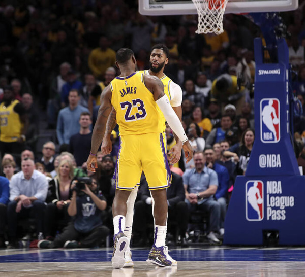 NBA:Avec un troisième triple-double consécutif, LeBron James entre dans l’histoire des Lakers